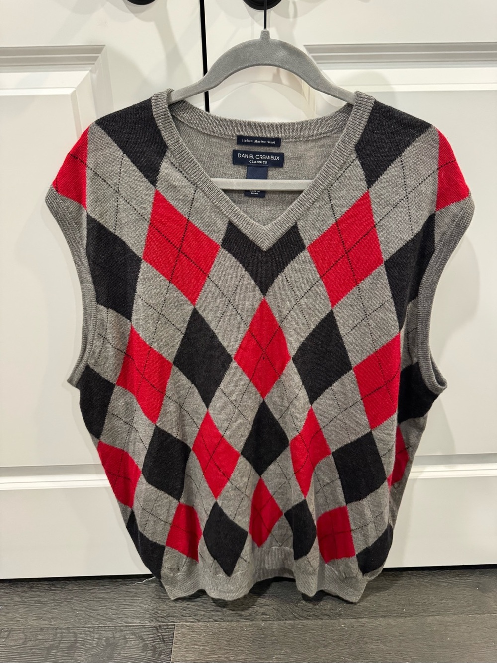 Daniel Cremieux Gray V-Neck Argyle Sweater Vest with Black & Red Accents